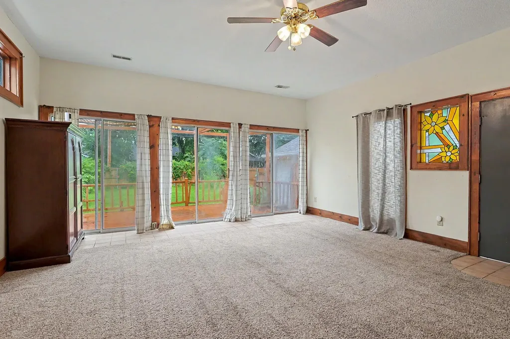 1044 N Perry Avenue Wichita KS 67203