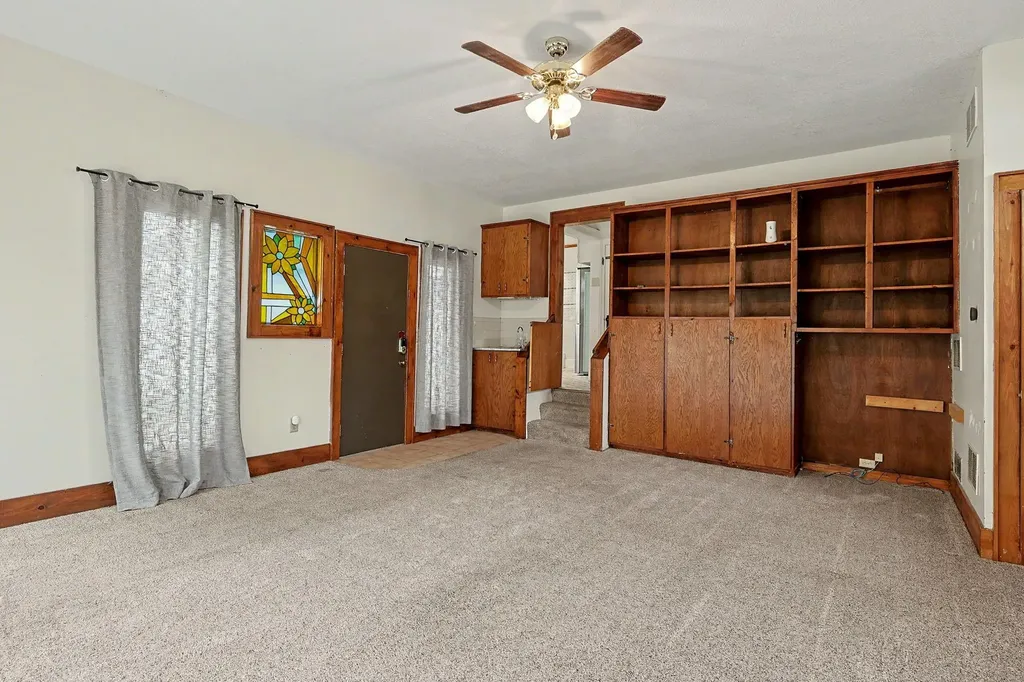 1044 N Perry Avenue Wichita KS 67203