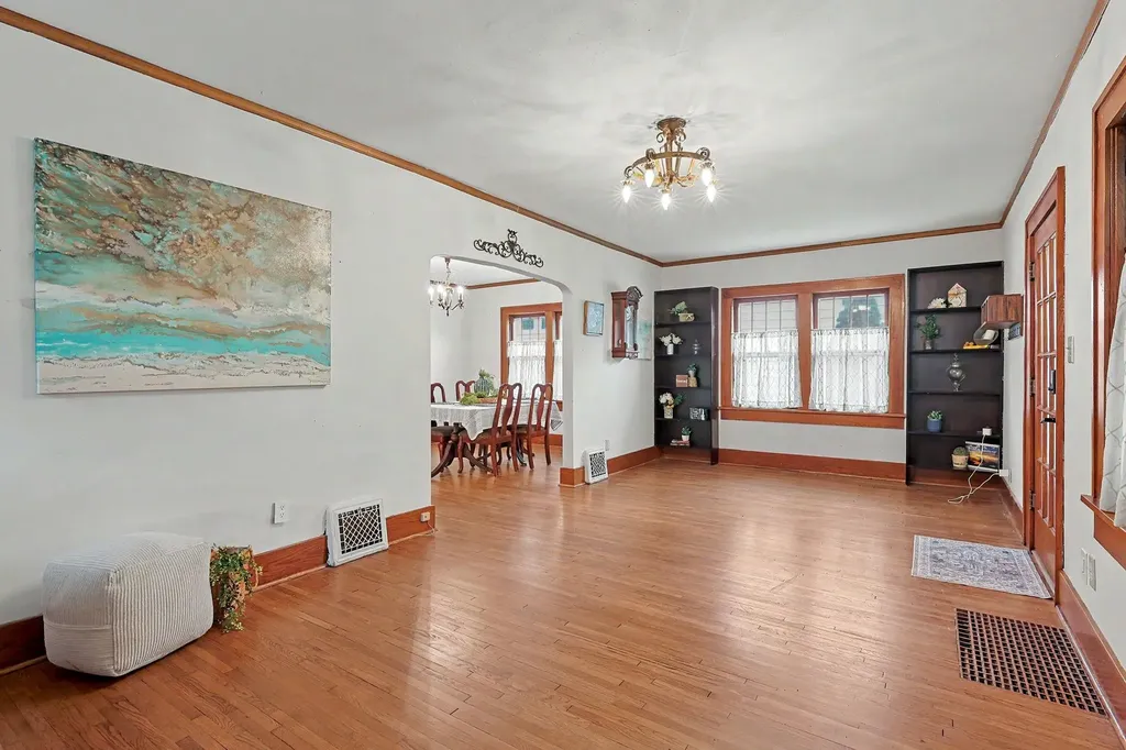 1044 N Perry Avenue Wichita KS 67203