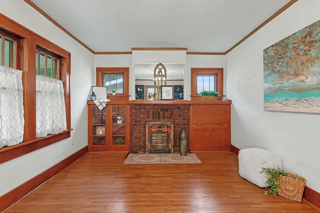 1044 N Perry Avenue Wichita KS 67203