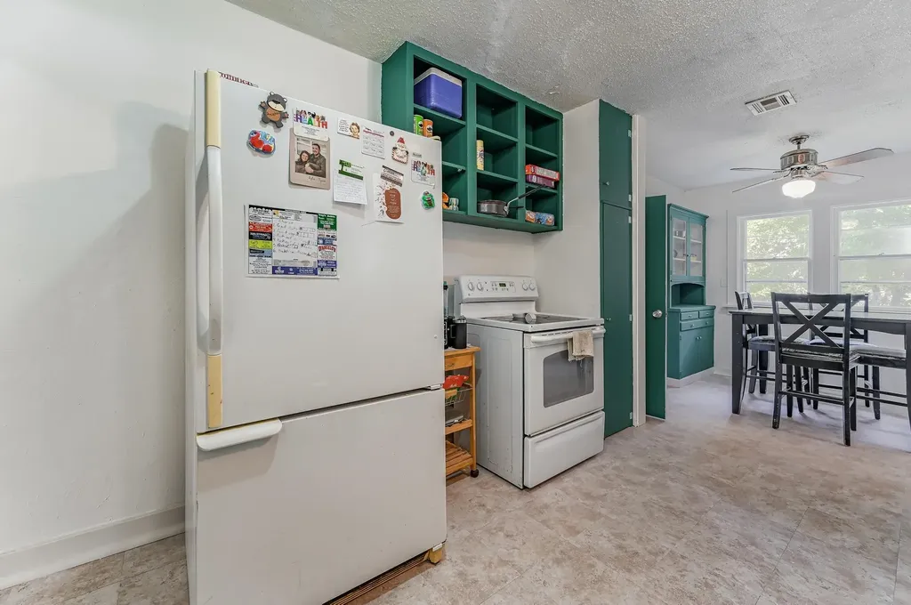 212 W 2nd Halstead KS 67056