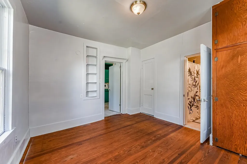 212 W 2nd Halstead KS 67056