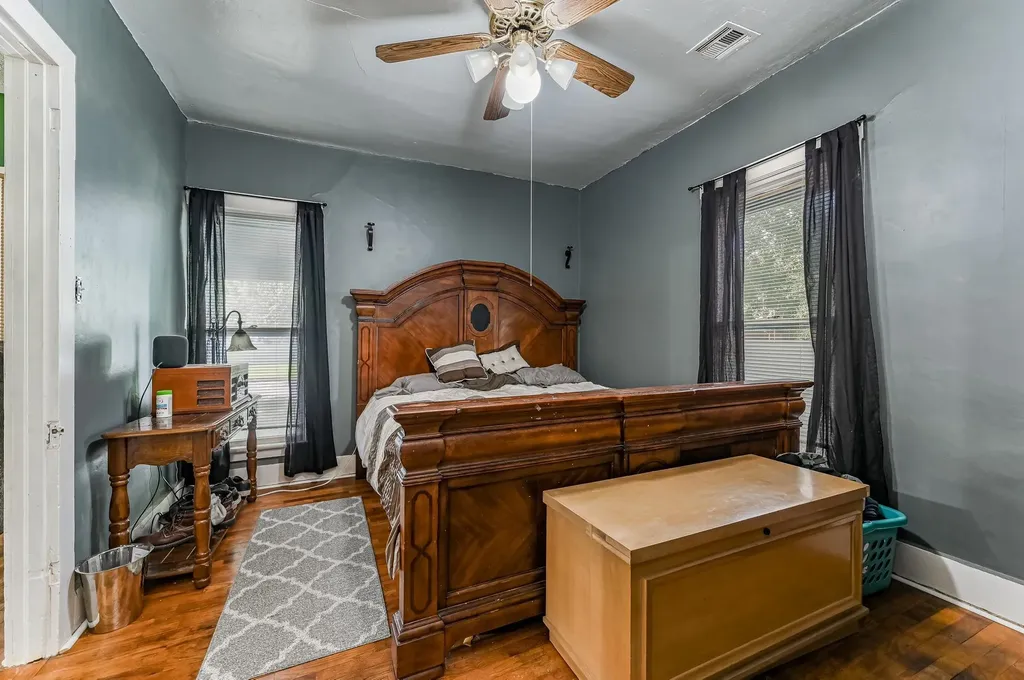 212 W 2nd Halstead KS 67056