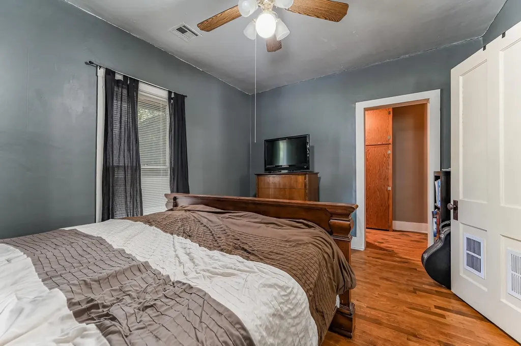 212 W 2nd Halstead KS 67056