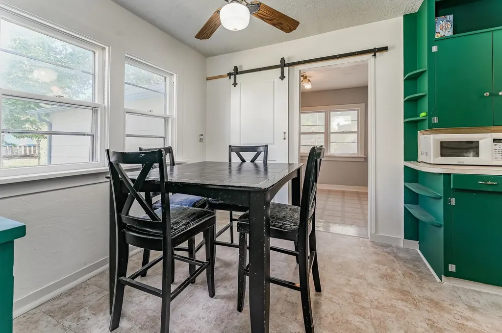 212 W 2nd Halstead KS 67056