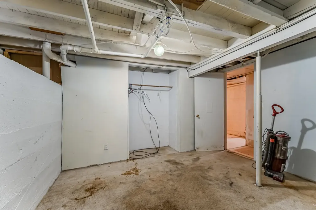 212 W 2nd Halstead KS 67056