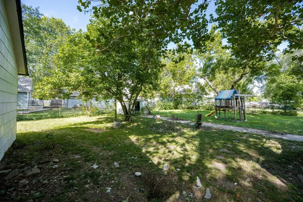 212 W 2nd Halstead KS 67056