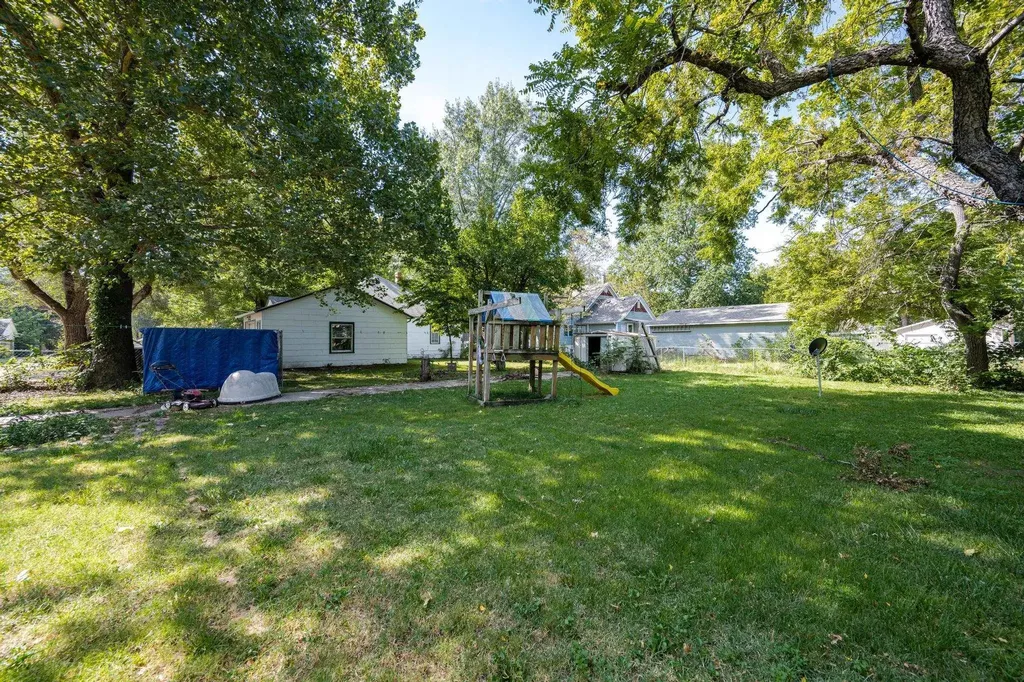 212 W 2nd Halstead KS 67056