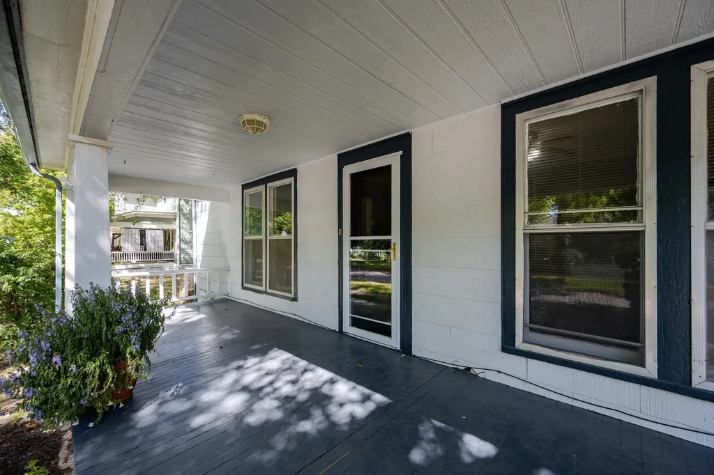 212 W 2nd Halstead KS 67056