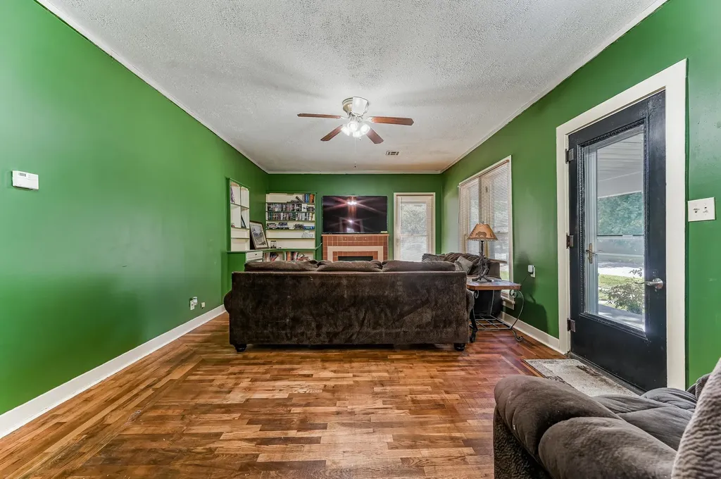 212 W 2nd Halstead KS 67056