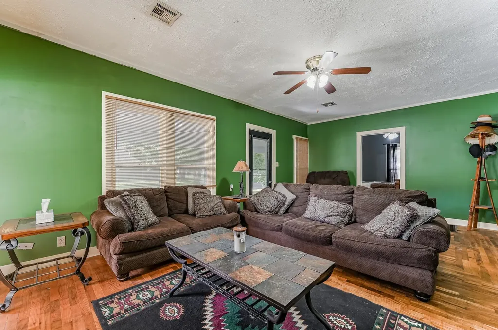 212 W 2nd Halstead KS 67056