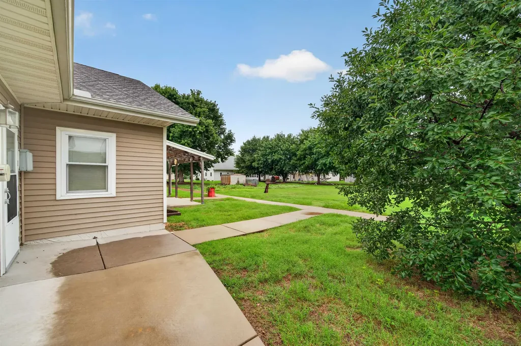 543 S Lorraine Wichita KS 67211