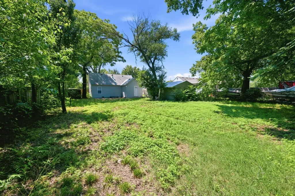 2416 S Pattie Avenue Wichita KS 67216
