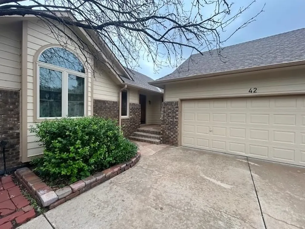 11725 W Alderny Court Wichita KS 67212