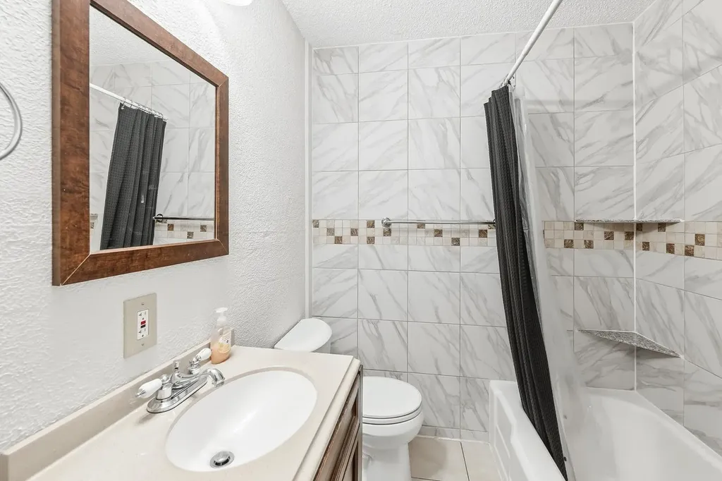 457 N High Street Wichita KS 67203-5250