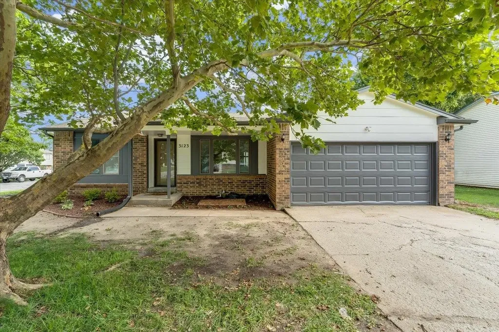 3123 N Brookfield Wichita KS 67226