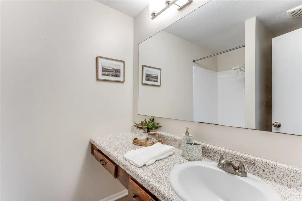 3123 N Brookfield Wichita KS 67226