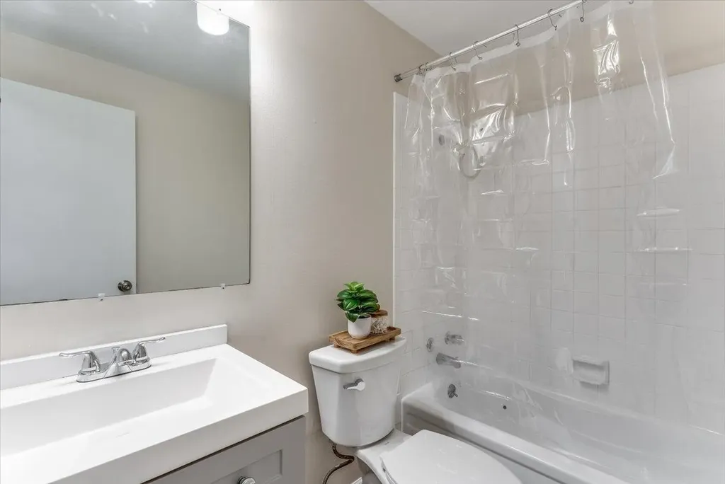 3123 N Brookfield Wichita KS 67226