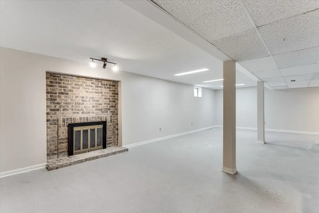 3123 N Brookfield Wichita KS 67226
