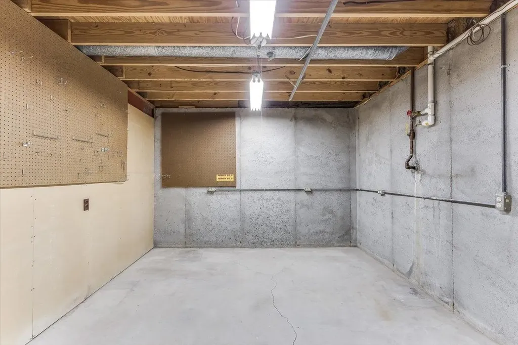 3123 N Brookfield Wichita KS 67226