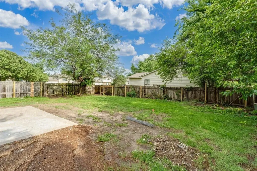 3123 N Brookfield Wichita KS 67226