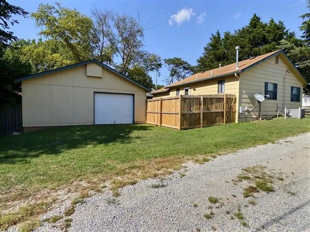 205 S 4th Street Mulvane KS 67110