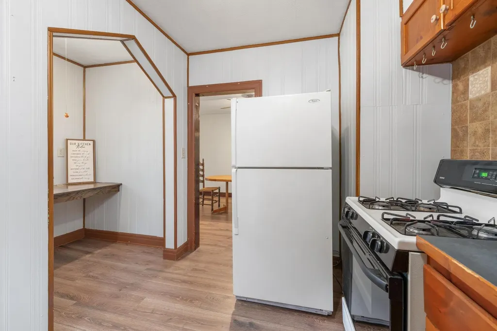 537 S Broadview Wichita KS 67218