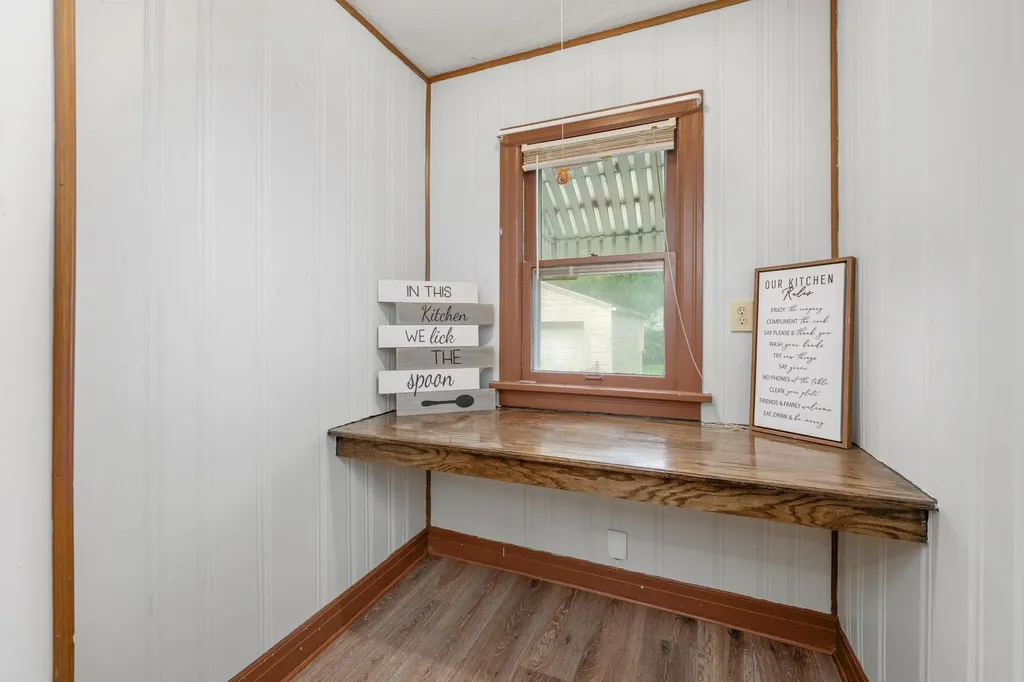 537 S Broadview Wichita KS 67218
