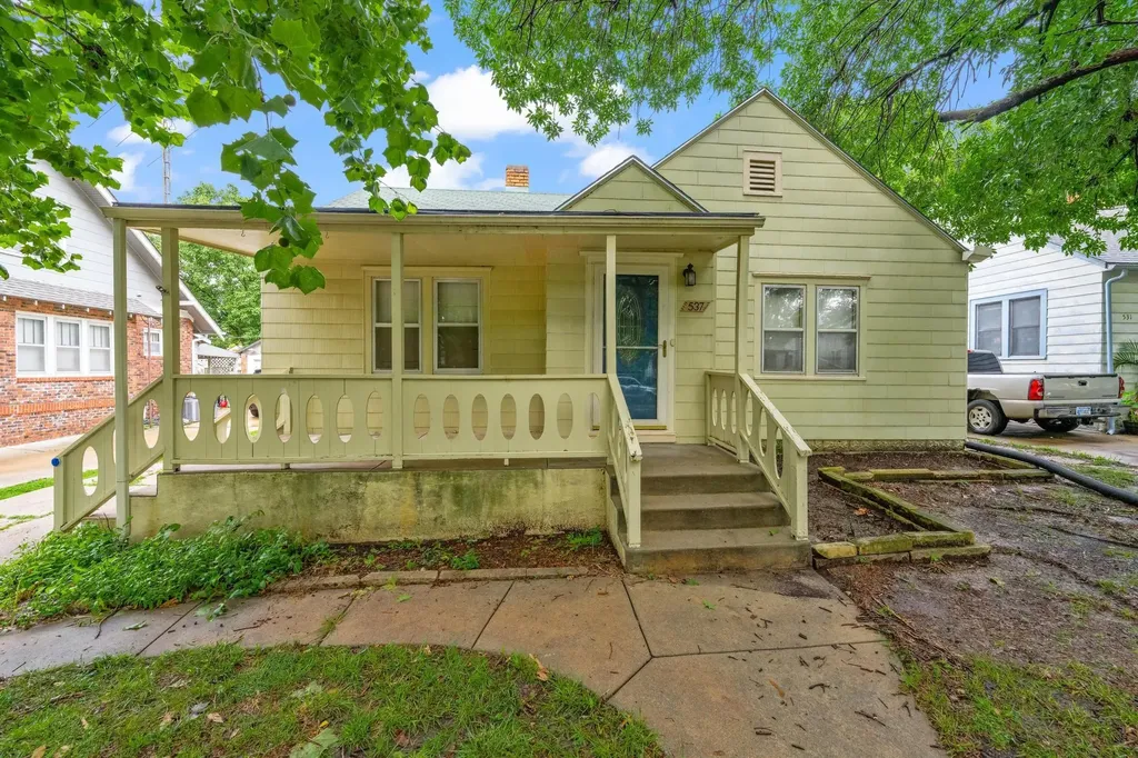 537 S Broadview Wichita KS 67218