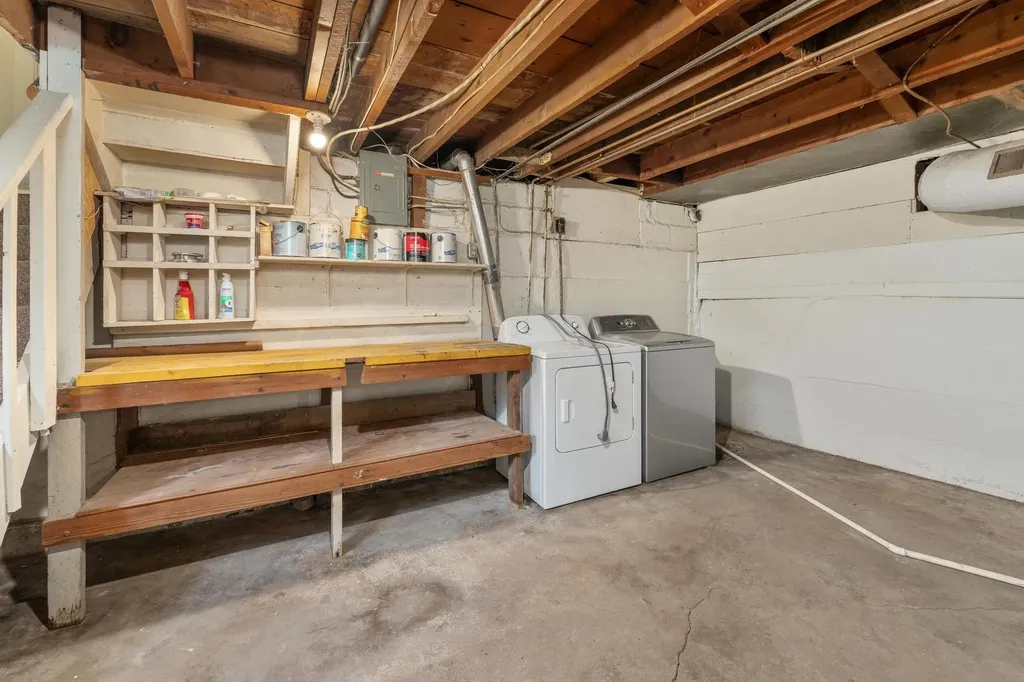 537 S Broadview Wichita KS 67218