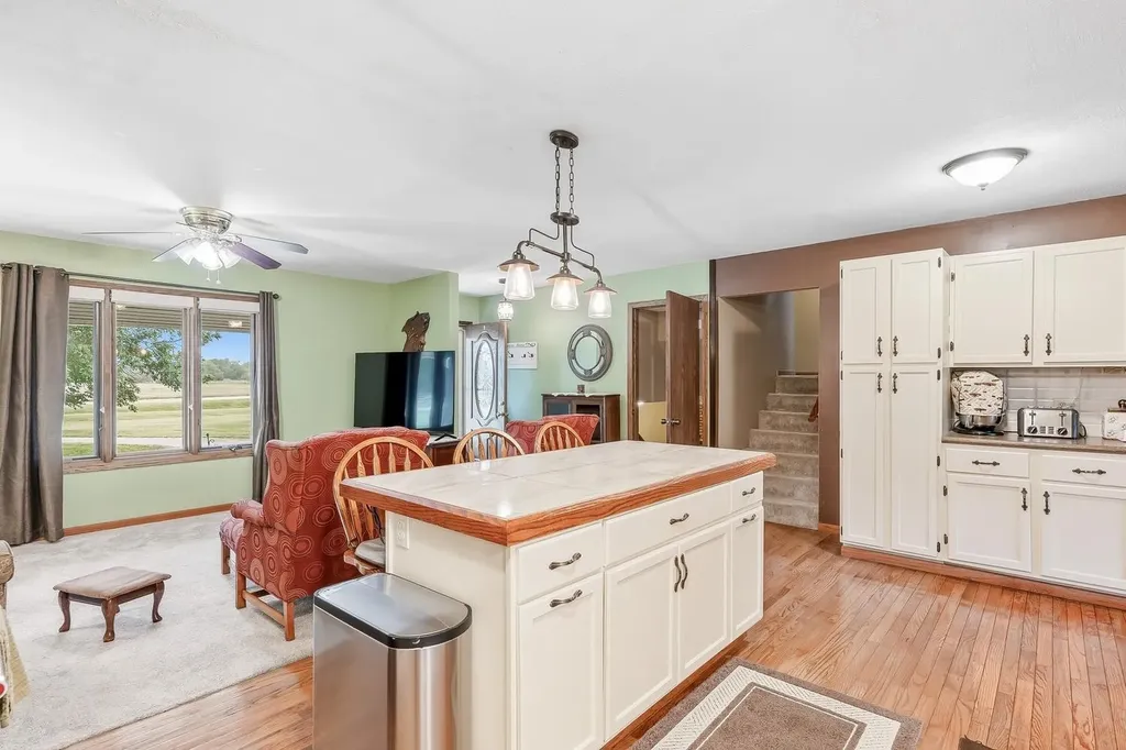 16786 NW 10th Benton KS 67017