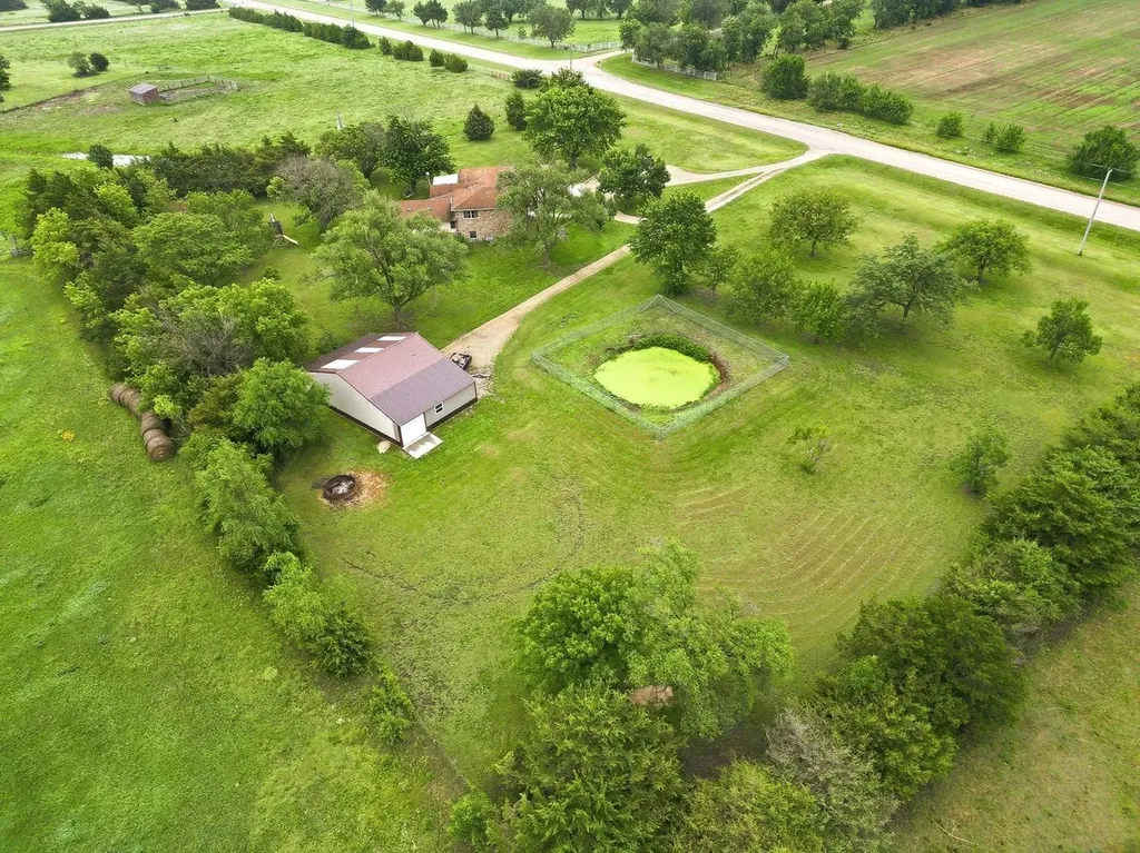 16786 NW 10th Benton KS 67017