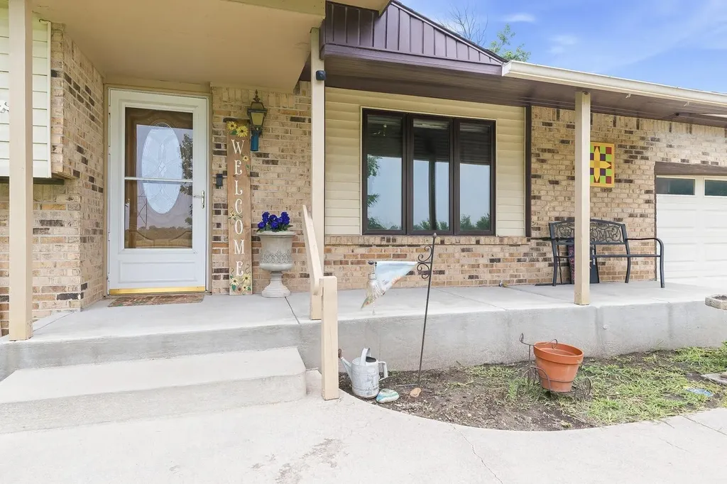 16786 NW 10th Benton KS 67017