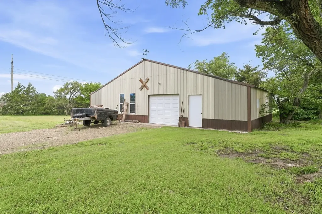 16786 NW 10th Benton KS 67017