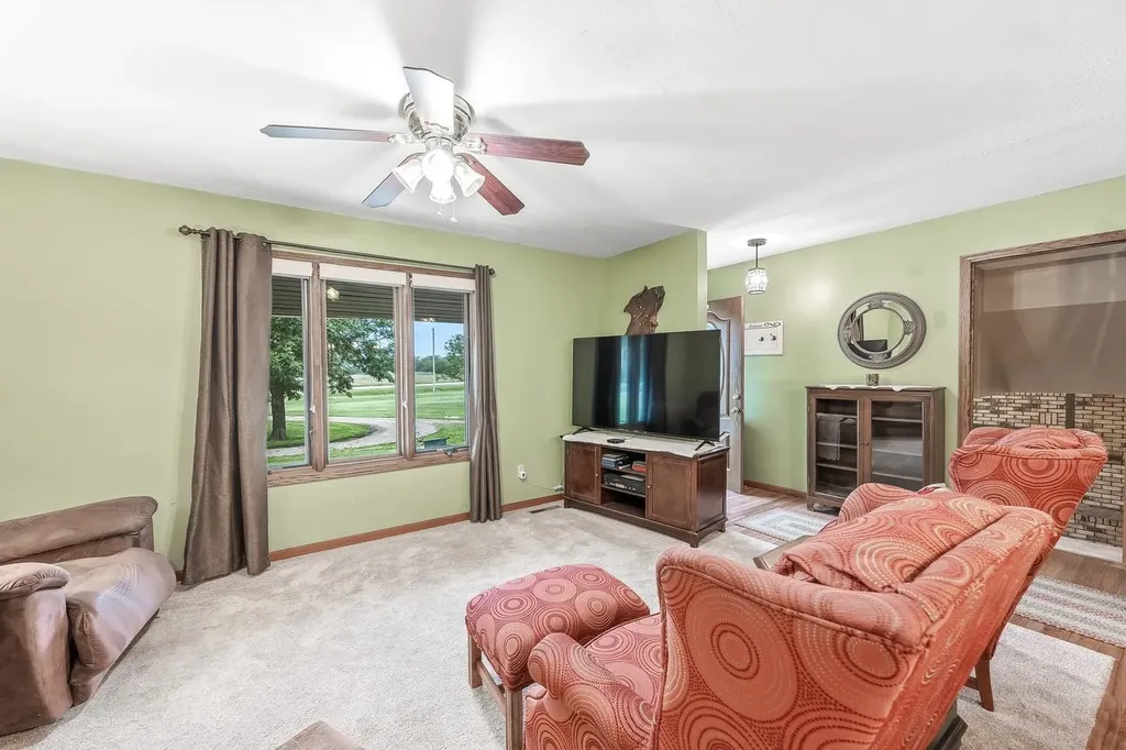 16786 NW 10th Benton KS 67017