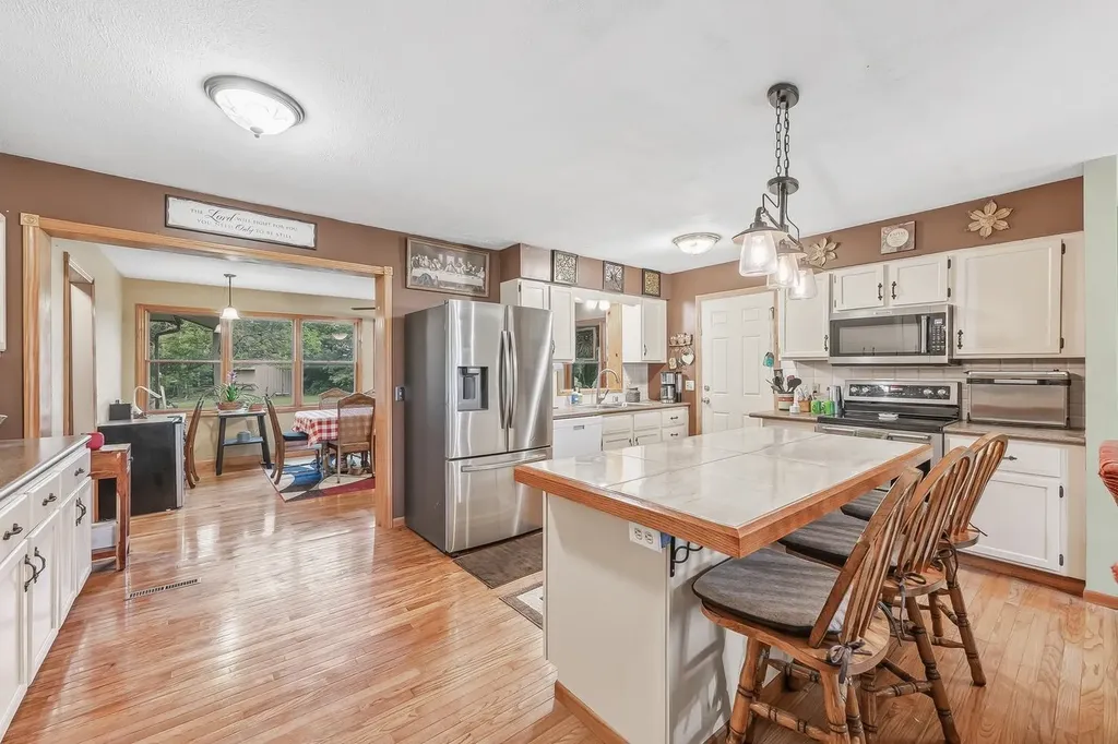 16786 NW 10th Benton KS 67017