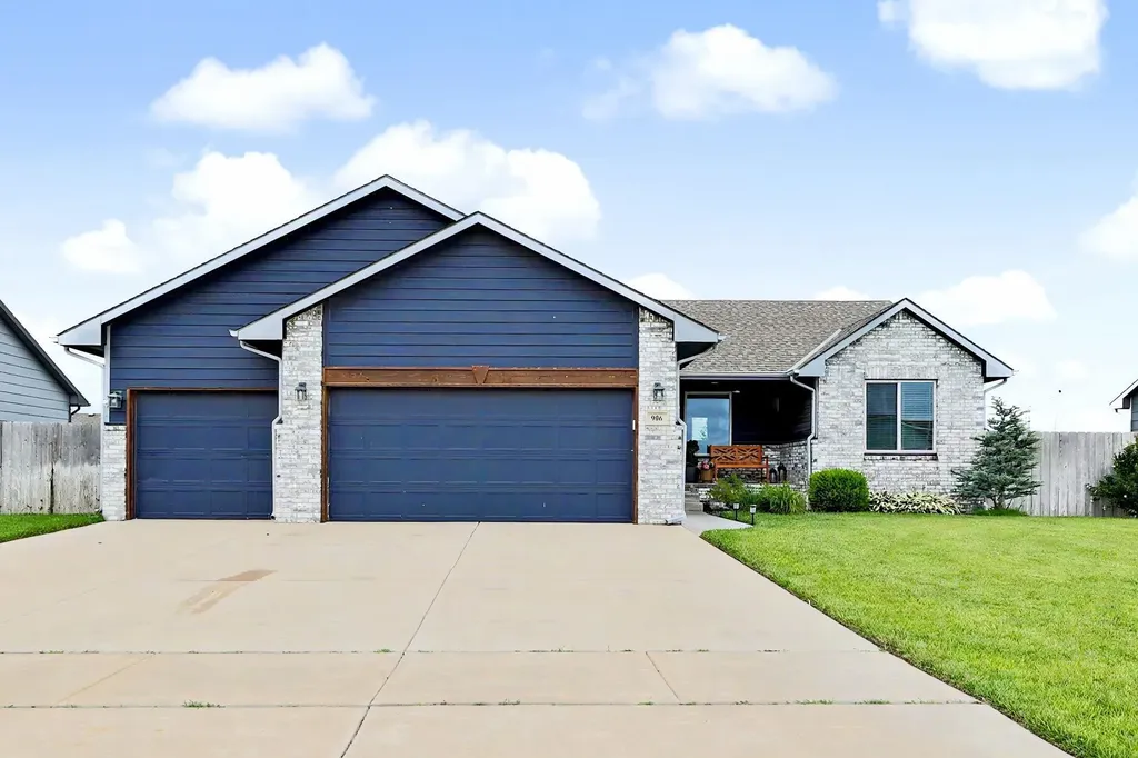 906 N Saint Andrew Goddard KS 67052
