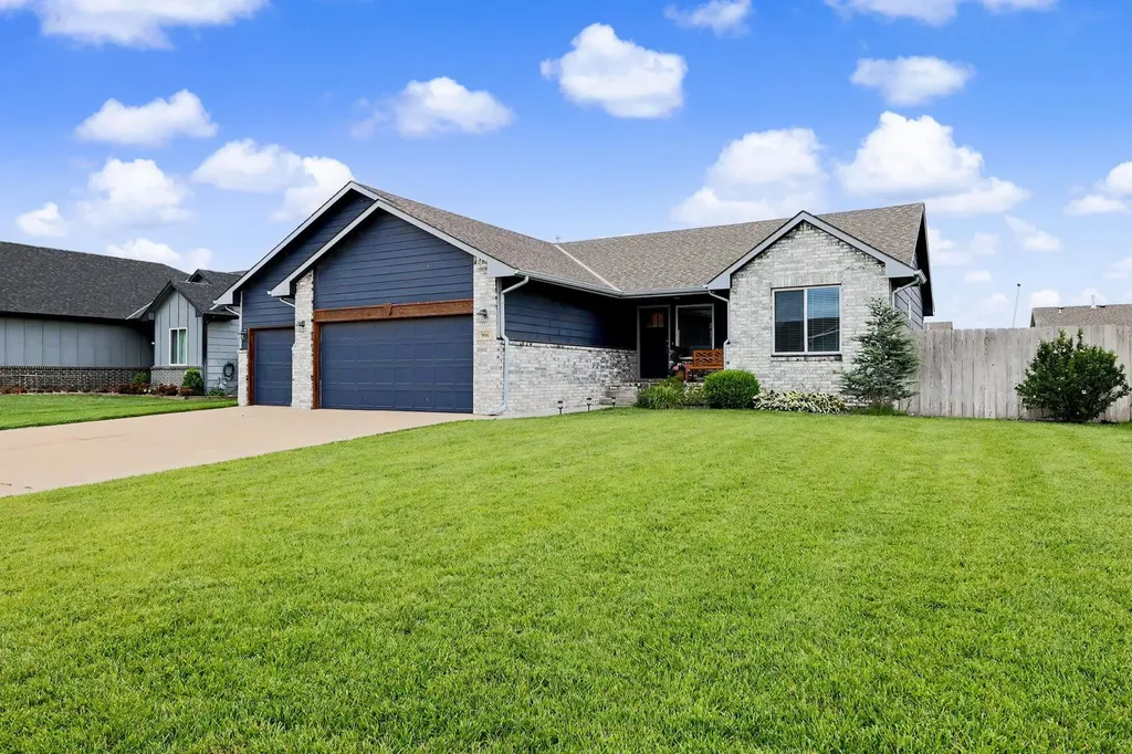 906 N Saint Andrew Goddard KS 67052