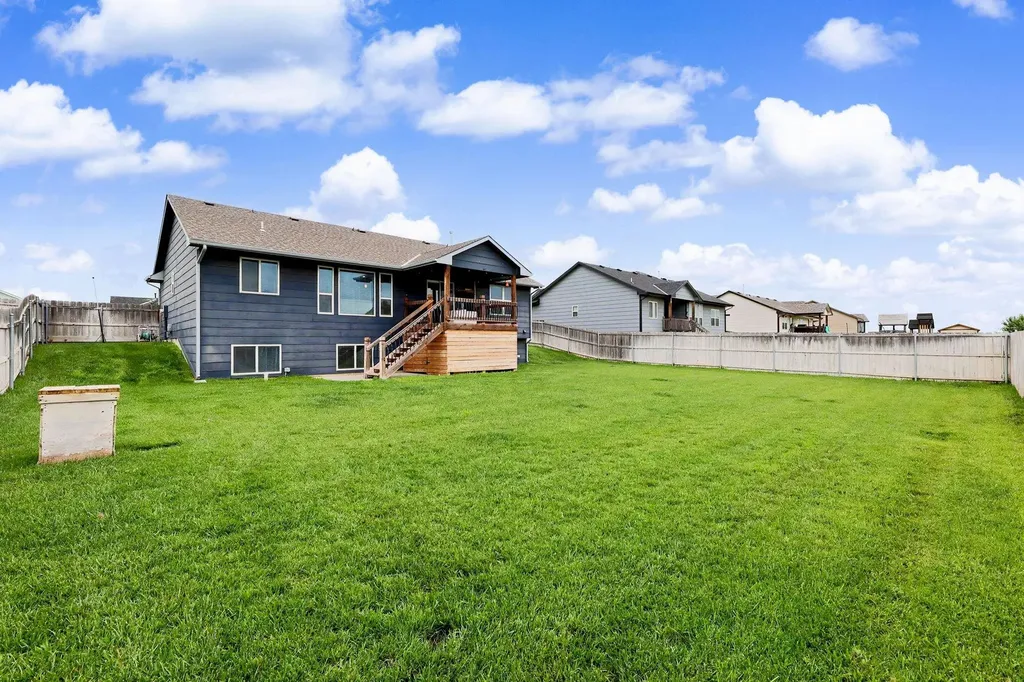 906 N Saint Andrew Goddard KS 67052