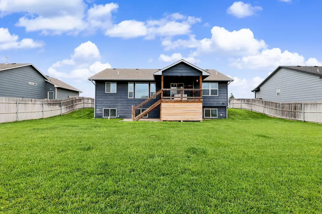 906 N Saint Andrew Goddard KS 67052