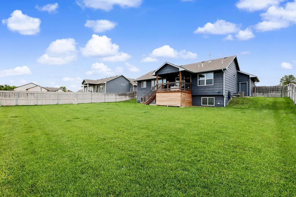 906 N Saint Andrew Goddard KS 67052