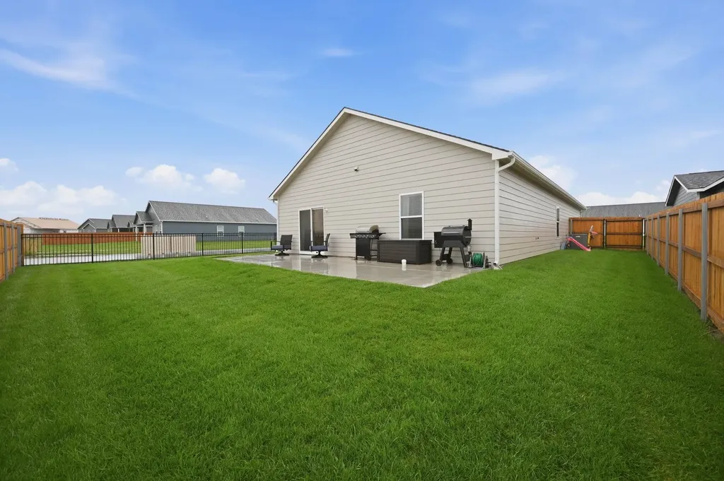 337 N Woodstone Street Derby KS 67037-7814