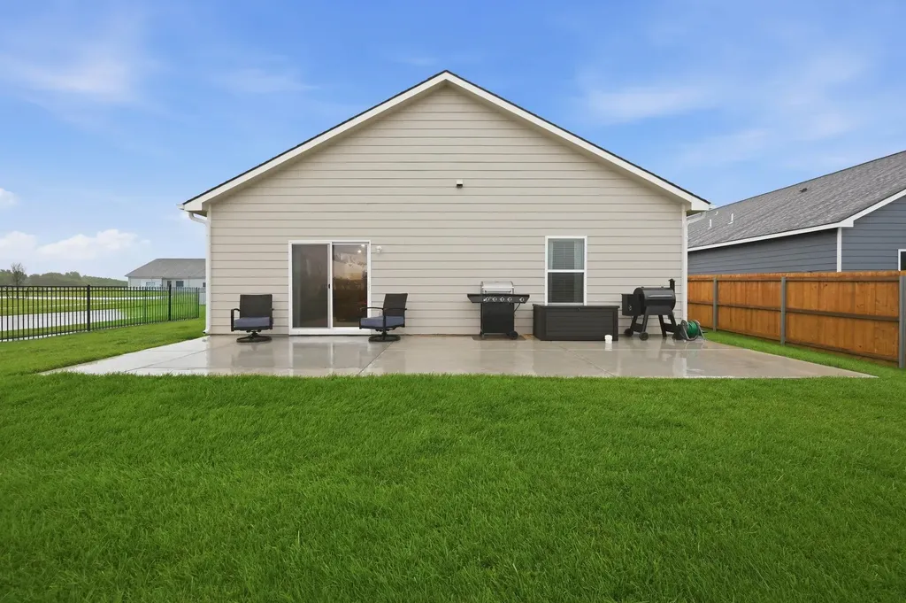 337 N Woodstone Street Derby KS 67037-7814