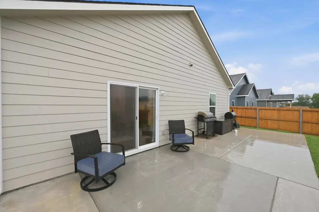 337 N Woodstone Street Derby KS 67037-7814