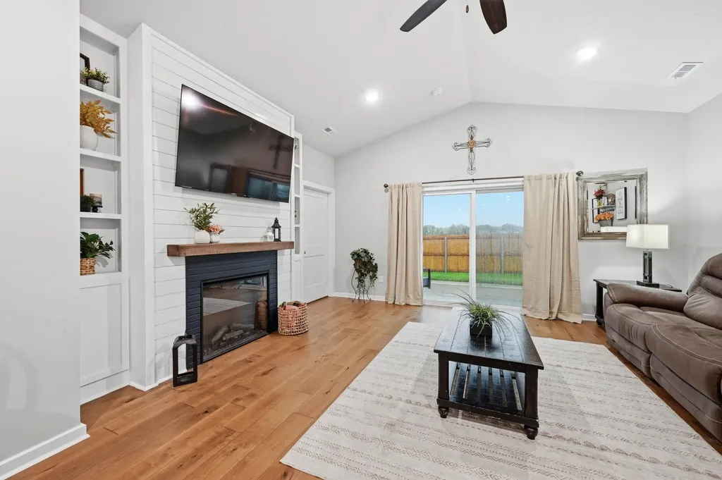 337 N Woodstone Street Derby KS 67037-7814