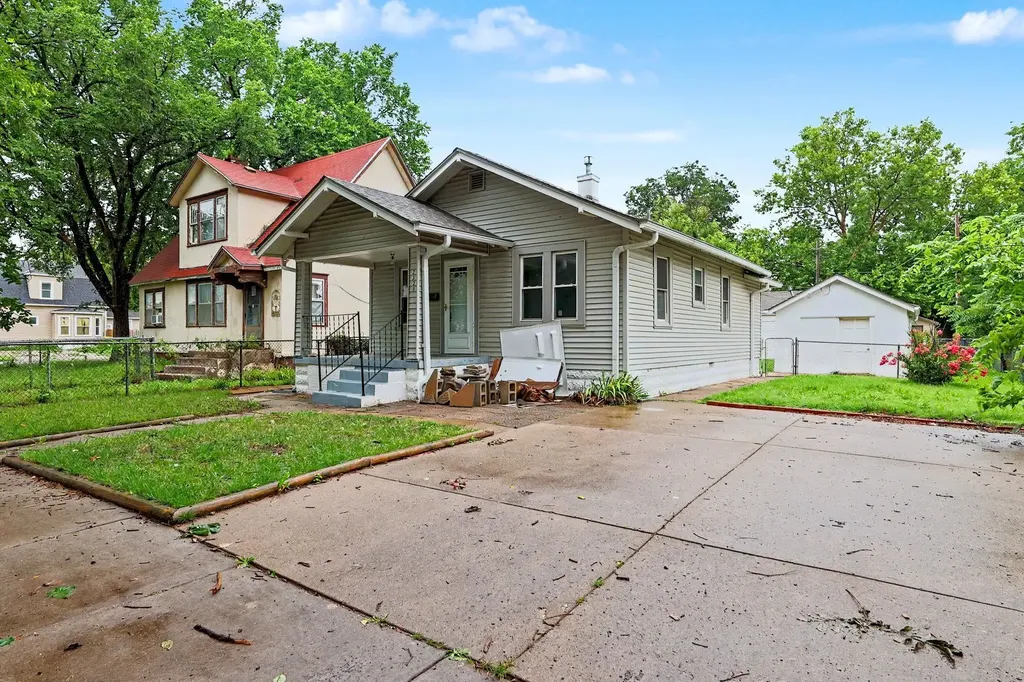 2328 W Maple Wichita KS 67213