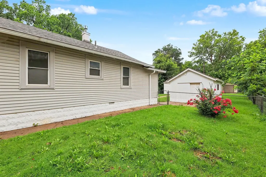 2328 W Maple Wichita KS 67213