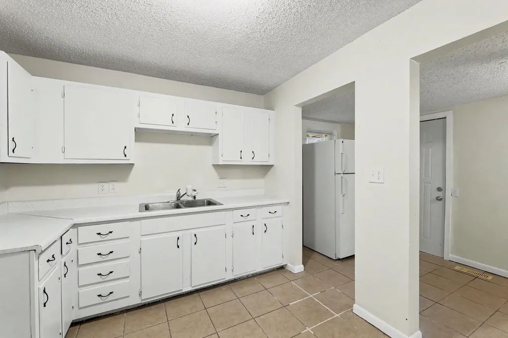 2328 W Maple Wichita KS 67213