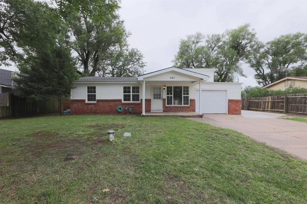 545 S Queen Maize KS 67101