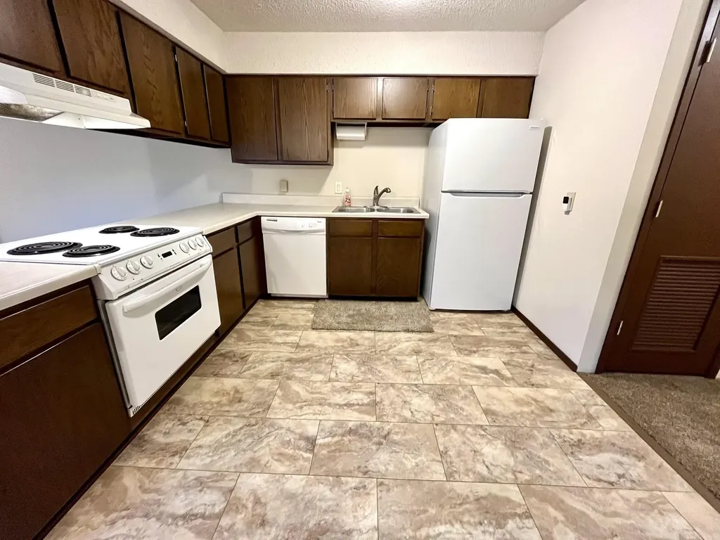 523 S Paula Wichita KS 67209